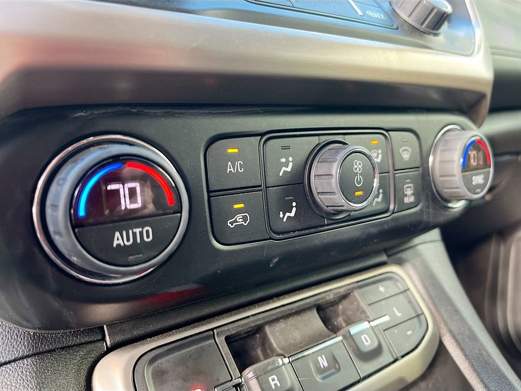 Used 2023 GMC Acadia Denali w/ Denali Technology Package image 16