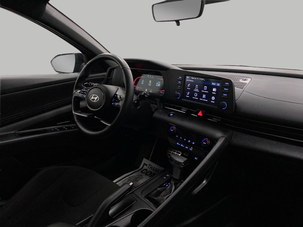 Certified 2025 Hyundai Elantra Sport image 18