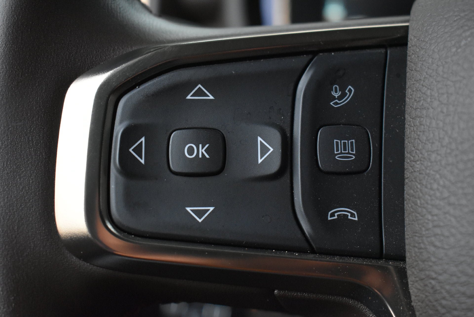 Used 2025 RAM 3500 Longhorn AWD/4WD image 18