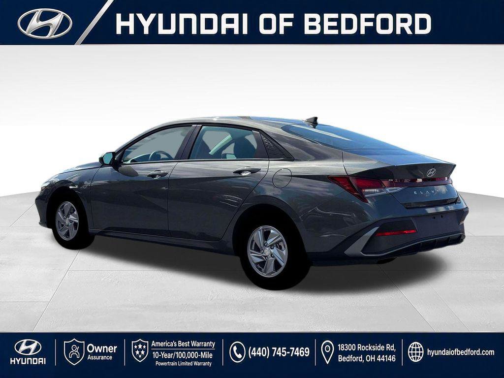 New 2026 Hyundai Elantra SE FWD image 4