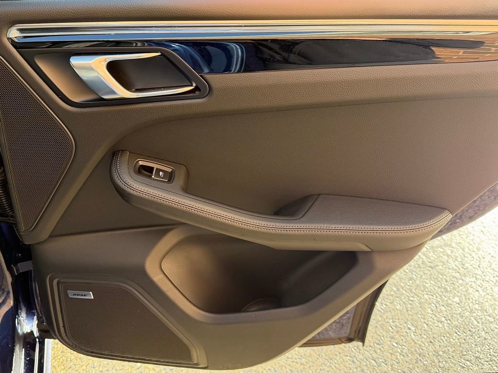 Certified 2024 Porsche Macan image 23