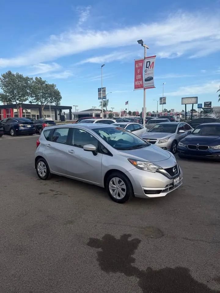 Used 2017 Nissan Versa Note SV FWD image 3