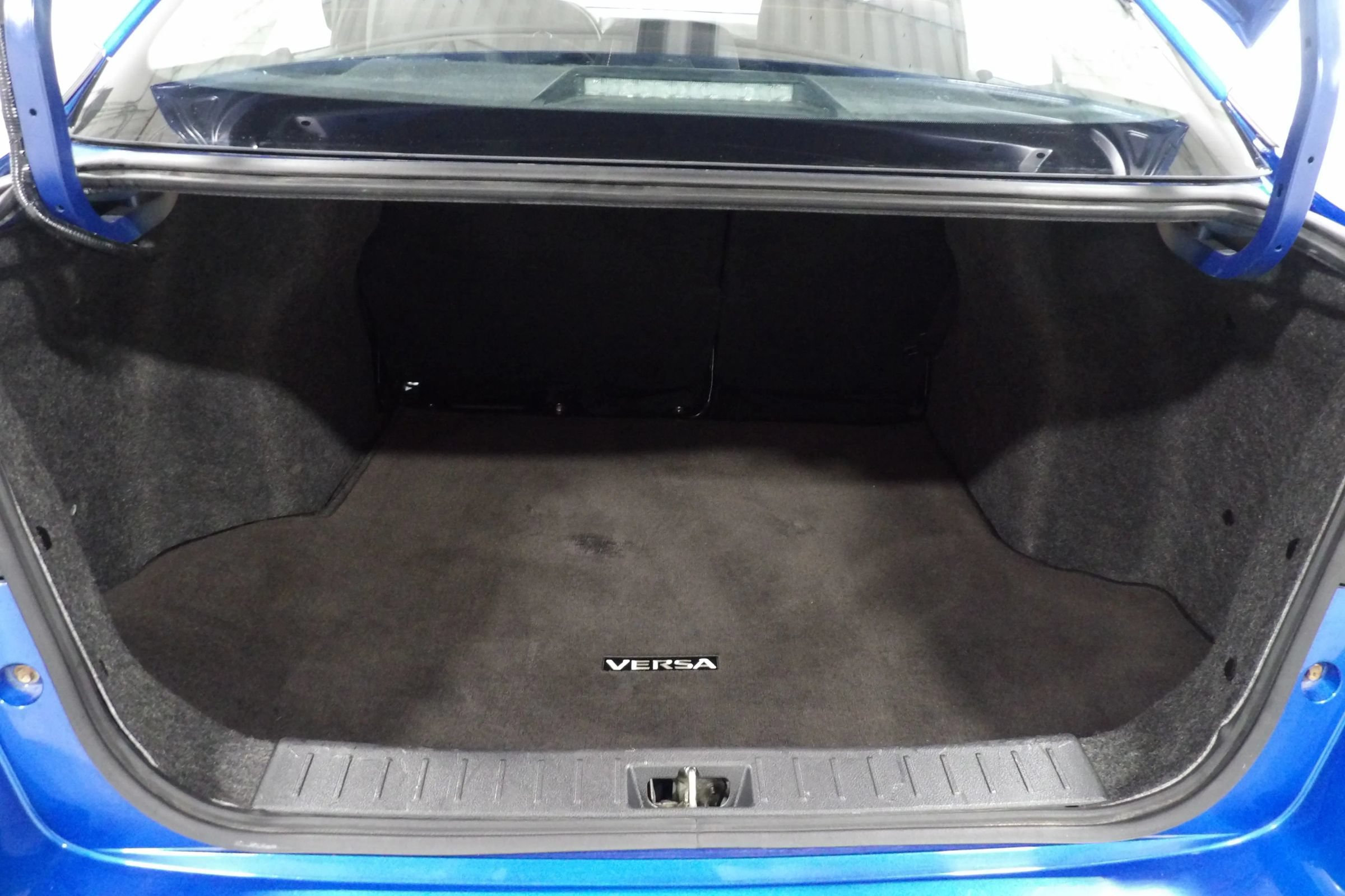 Used 2022 Nissan Versa SR w/ Convenience Package FWD image 8