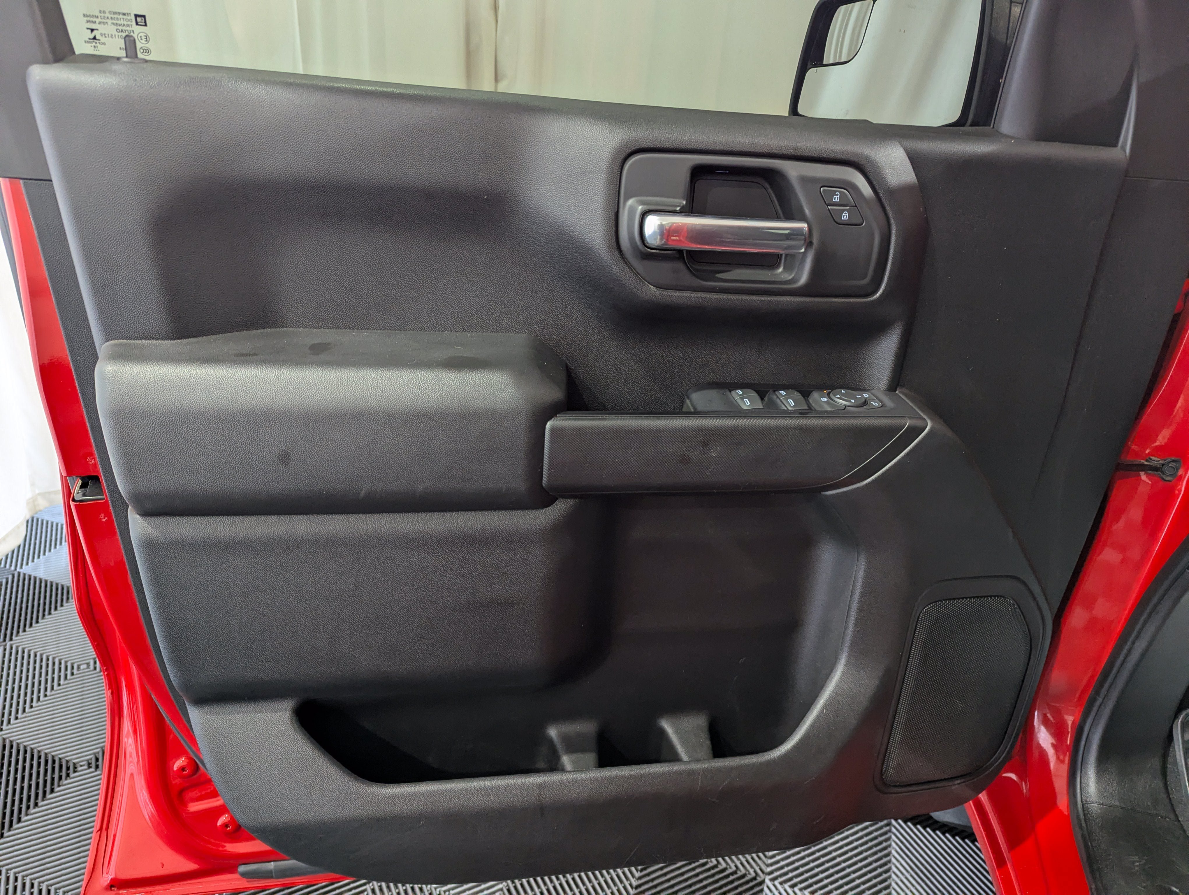 Used 2019 Chevrolet Silverado 1500 Custom Trail Boss w/ Custom Convenience Package AWD/4WD image 15