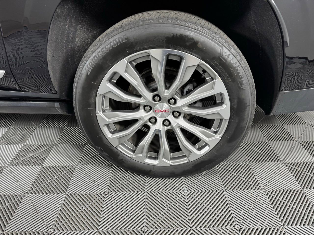 Used 2022 GMC Yukon XL Denali w/ Denali Premium Package image 37