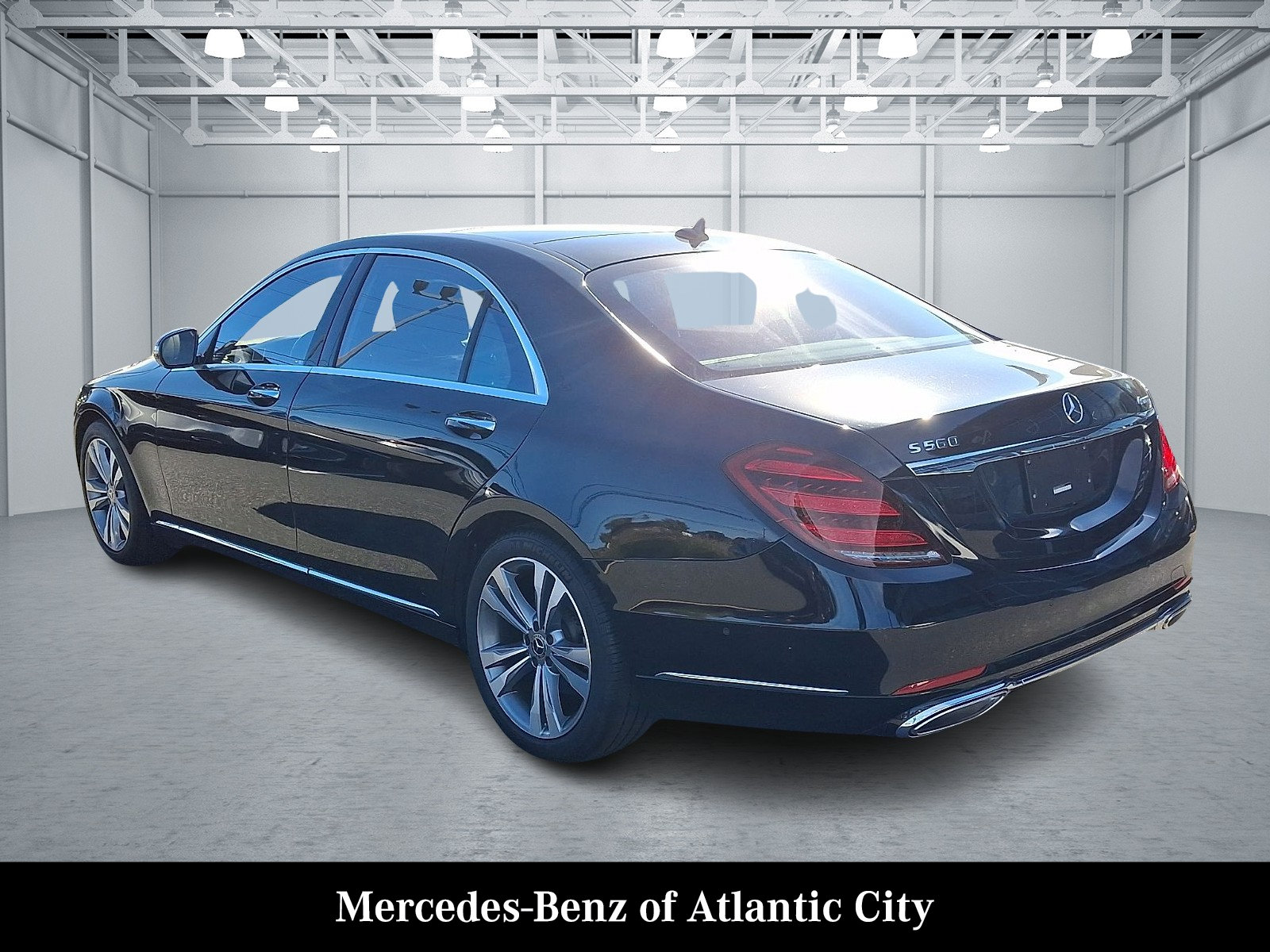 Used 2020 Mercedes-Benz S 560 4MATIC Sedan image 4