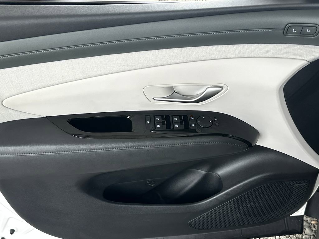 Used 2025 Hyundai Tucson Limited image 3