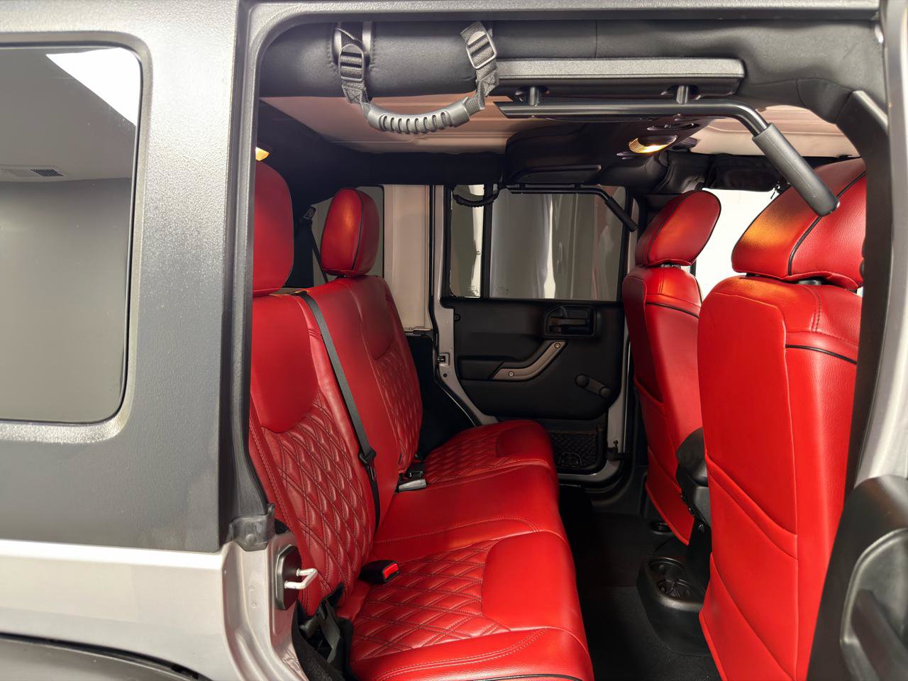 Used 2018 Jeep Wrangler Unlimited Sport AWD/4WD image 30