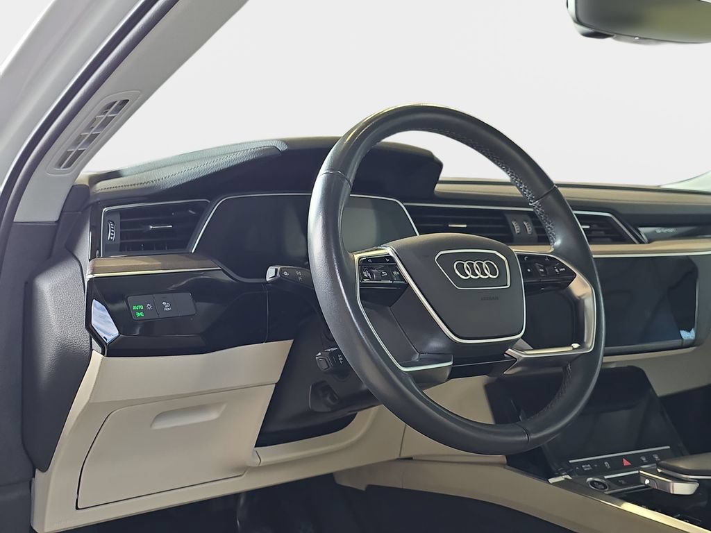 Used 2024 Audi Q8 e-tron Premium Plus AWD/4WD image 17