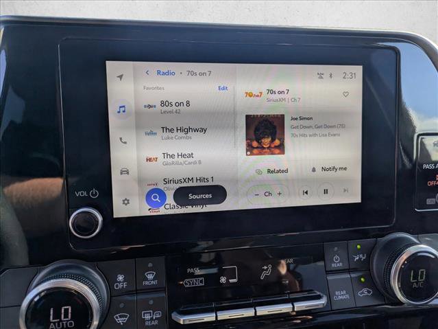 Used 2023 Toyota Highlander L image 12