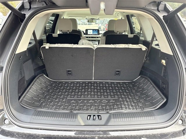 New 2026 Lincoln Aviator AWD w/ Jet Appearance Package image 12