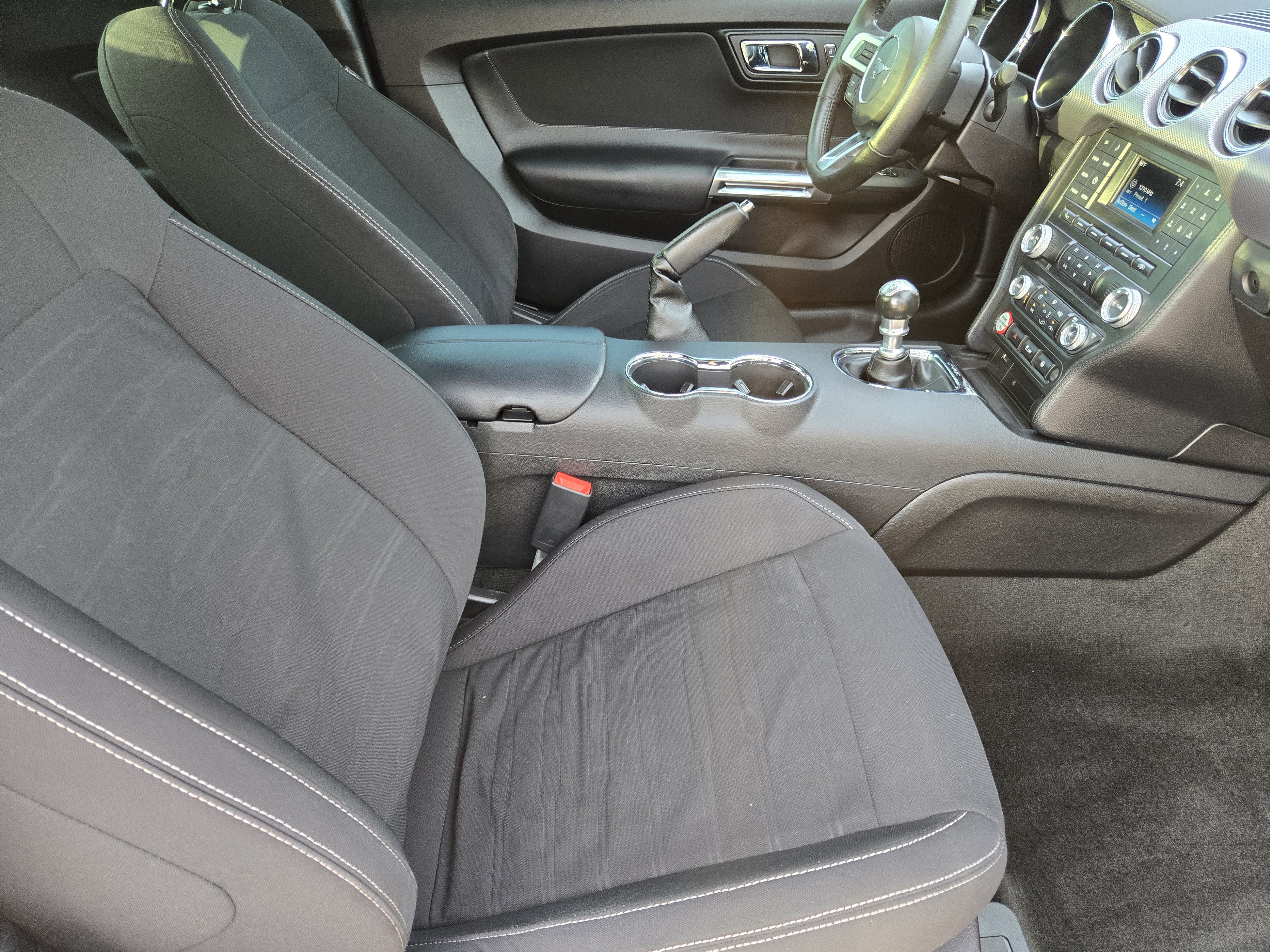 Used 2017 Ford Mustang GT RWD image 10