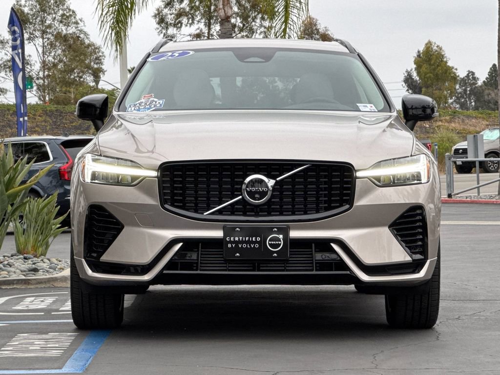 Certified 2025 Volvo XC60 T8 Plus w/ Protection Package Premier AWD/4WD image 8