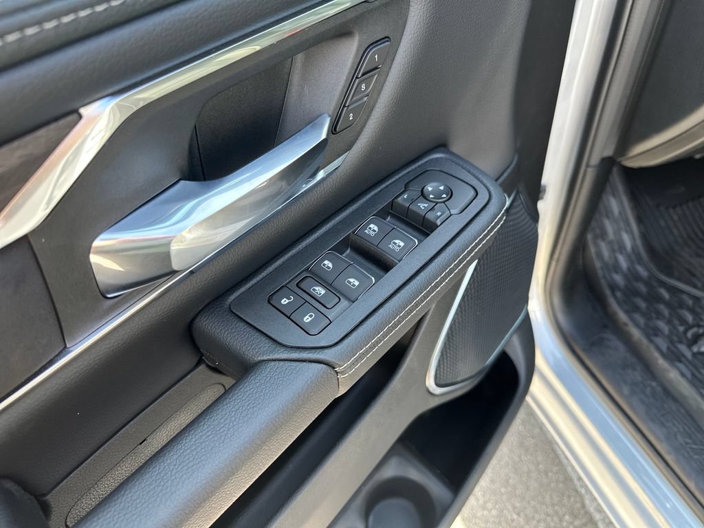 New 2026 RAM 1500 Laramie w/ Night Edition AWD/4WD image 17