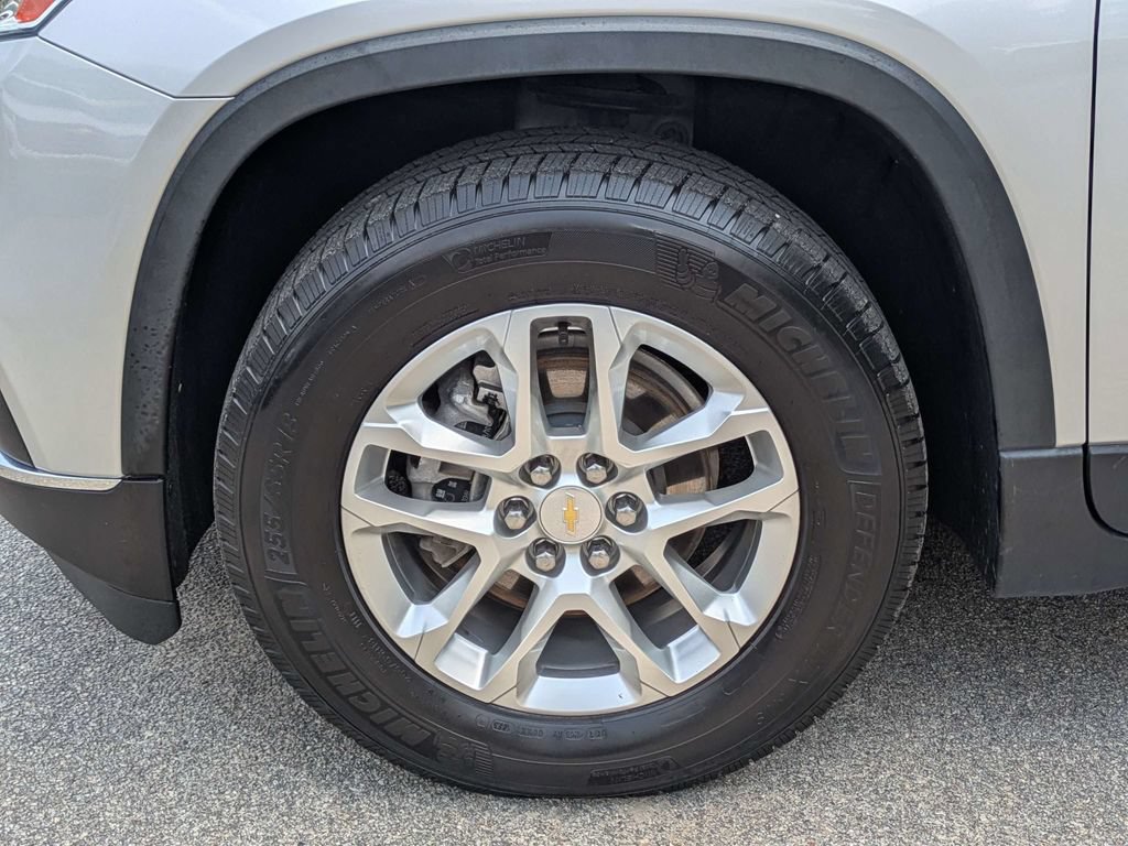 Used 2021 Chevrolet Traverse LT FWD image 11