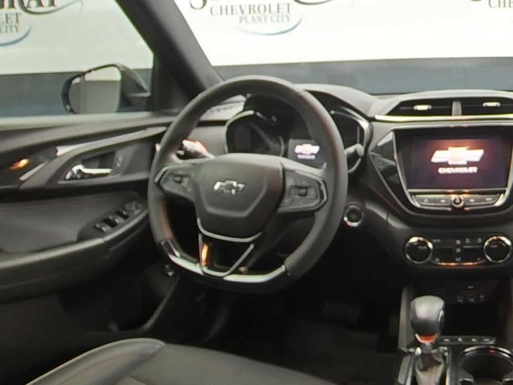 Used 2023 Chevrolet TrailBlazer RS w/ Sun and Liftgate Package AWD/4WD image 16