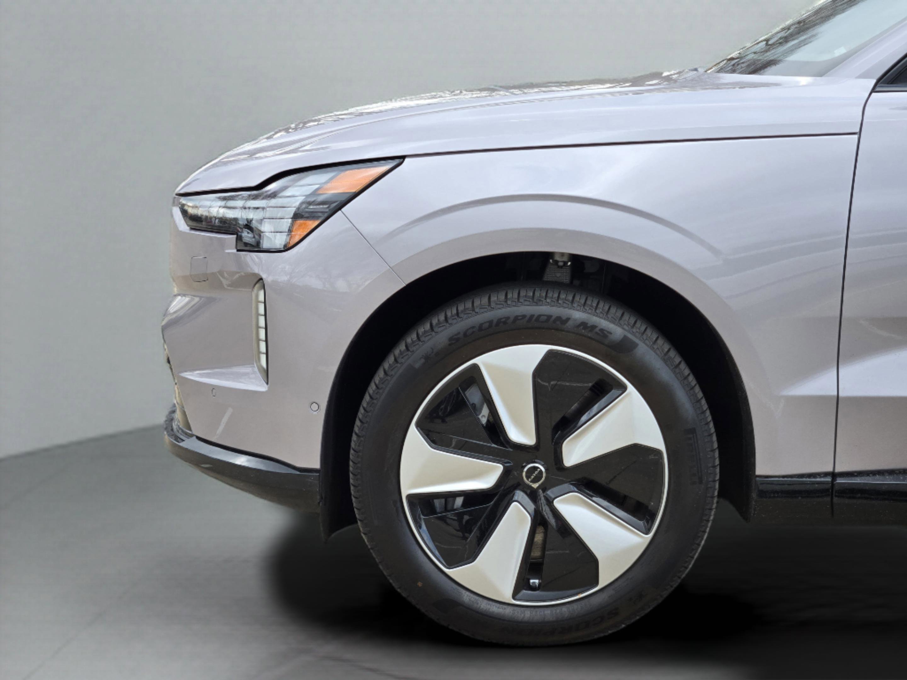 New 2026 Volvo EX90 Plus RWD image 32