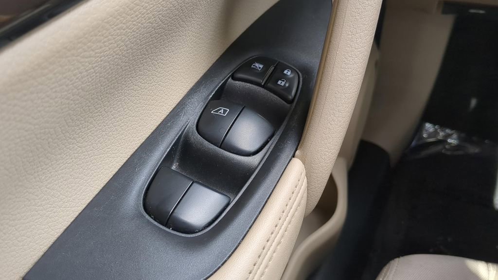 Certified 2020 Nissan Rogue SV image 21