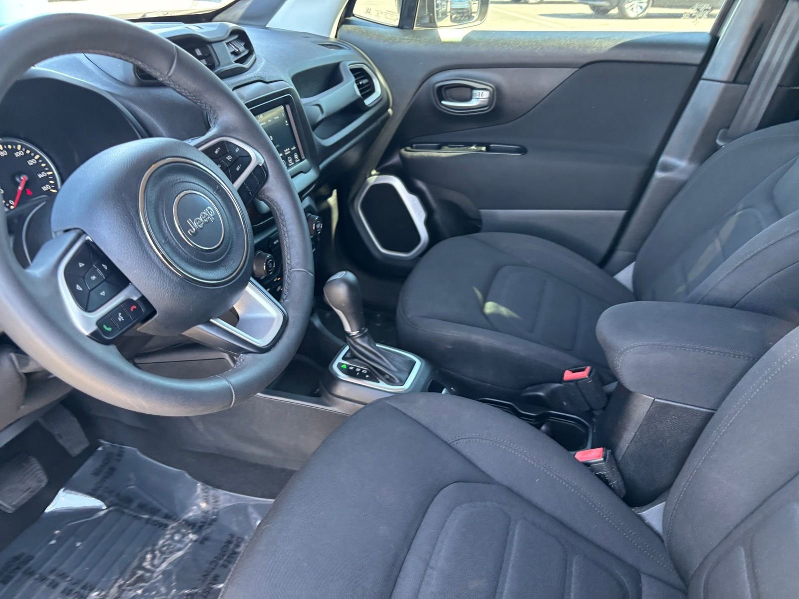 Used 2019 Jeep Renegade Latitude w/ Popular Equipment Group image 22