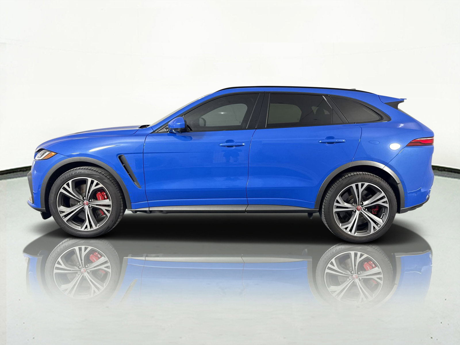 Used 2021 Jaguar F-PACE SVR image 5