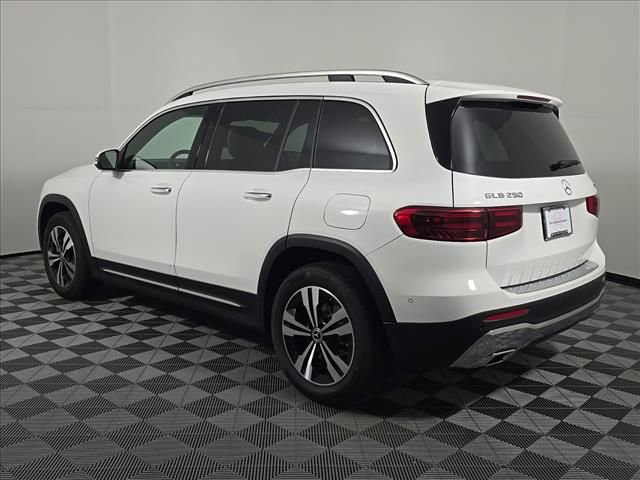 New 2026 Mercedes-Benz GLB 250 4MATIC image 3