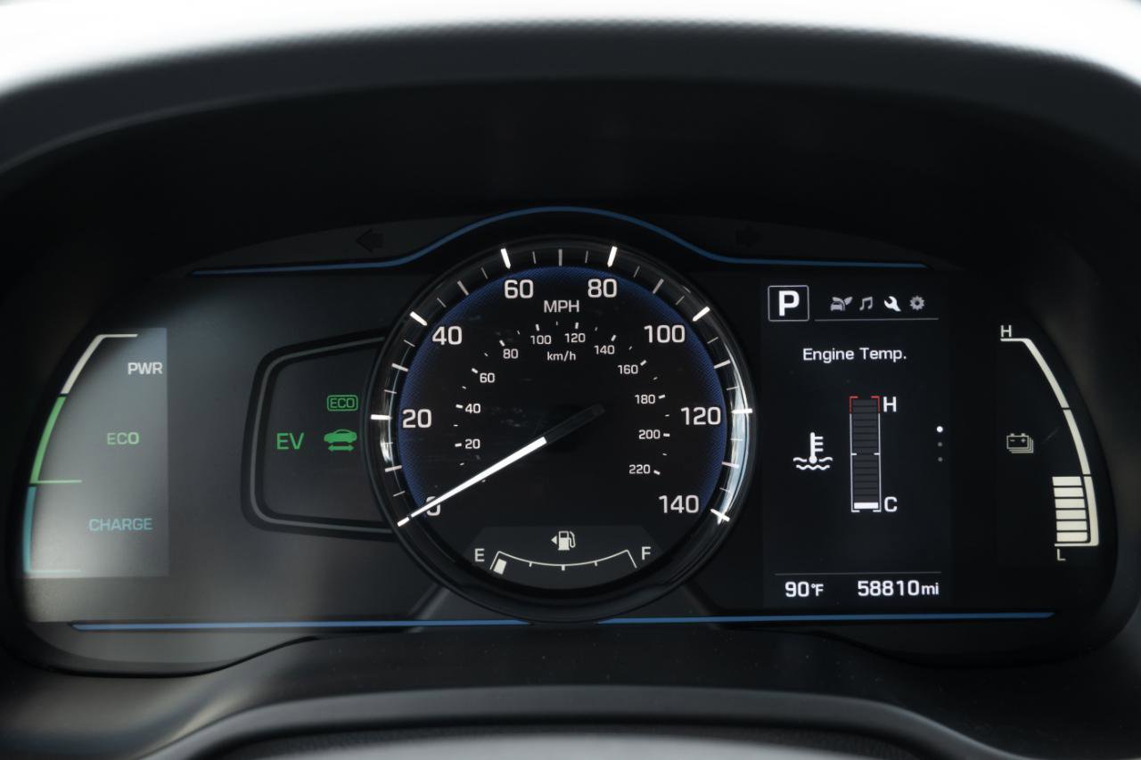 Used 2018 Hyundai Ioniq Blue FWD image 3