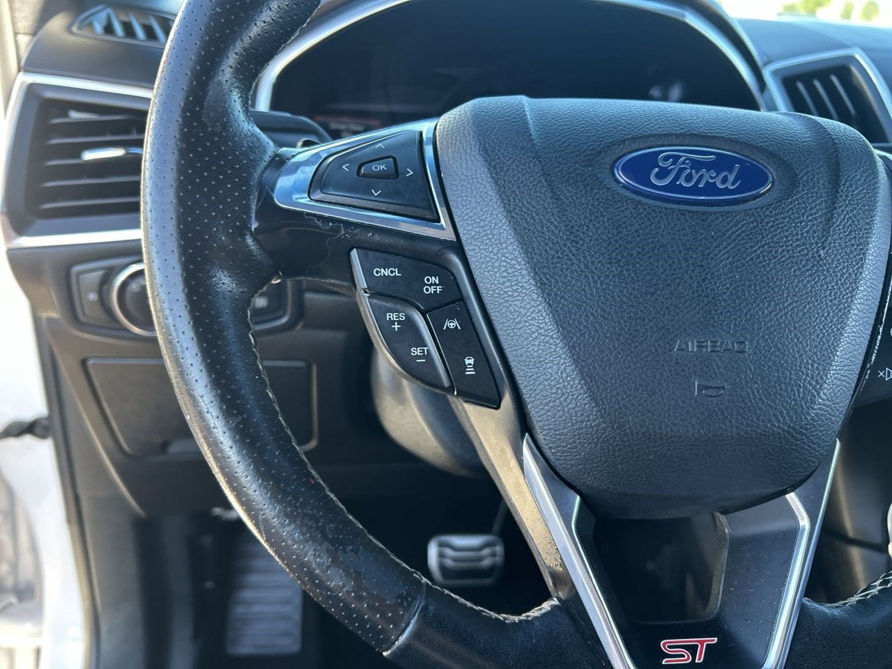 Used 2019 Ford Edge ST w/ Equipment Group 401A AWD/4WD image 20