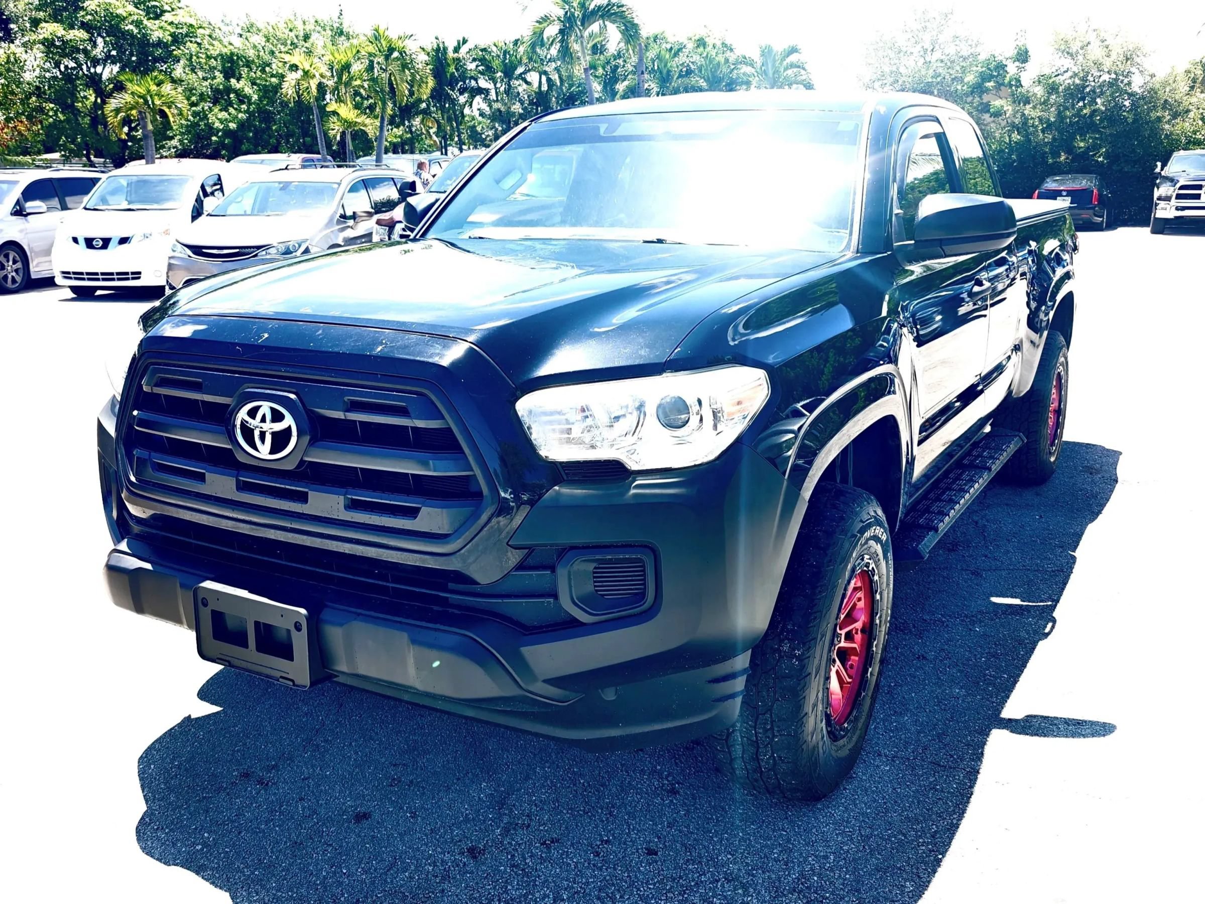 Used 2017 Toyota Tacoma SR RWD image 3