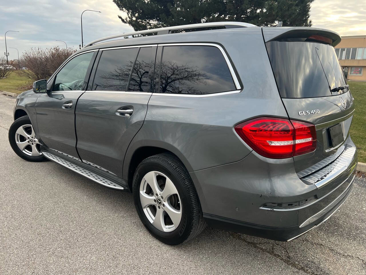 Used 2017 Mercedes-Benz GLS 450 4MATIC w/ Premium Package image 4