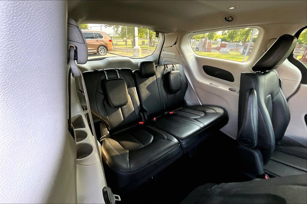 Used 2024 Chrysler Pacifica Limited FWD image 26