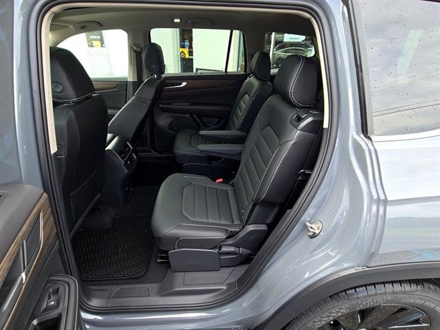 New 2025 Volkswagen Atlas SEL image 7