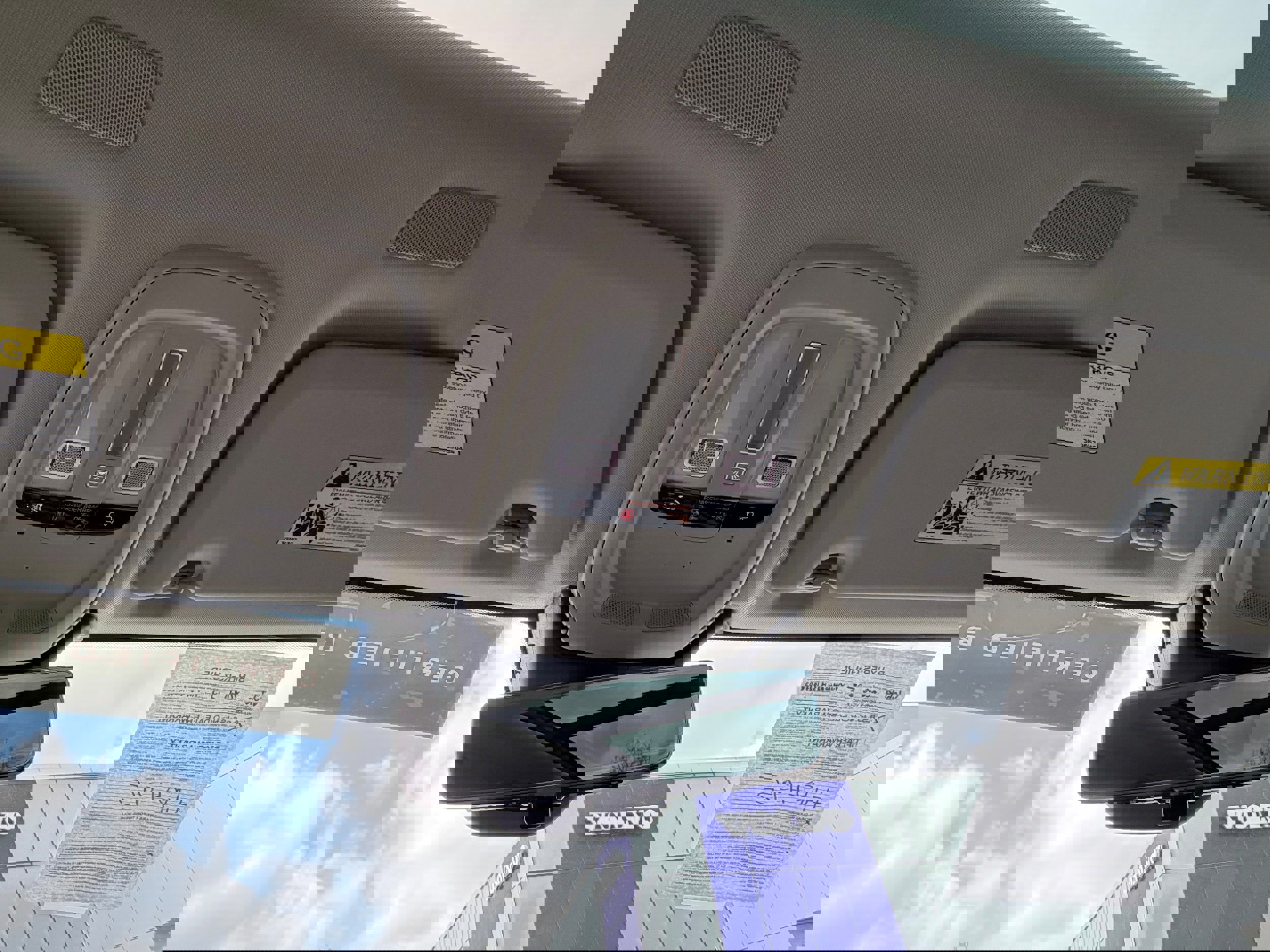 Certified 2025 Volvo XC60 T8 Ultra w/ Protection Package Premier image 22