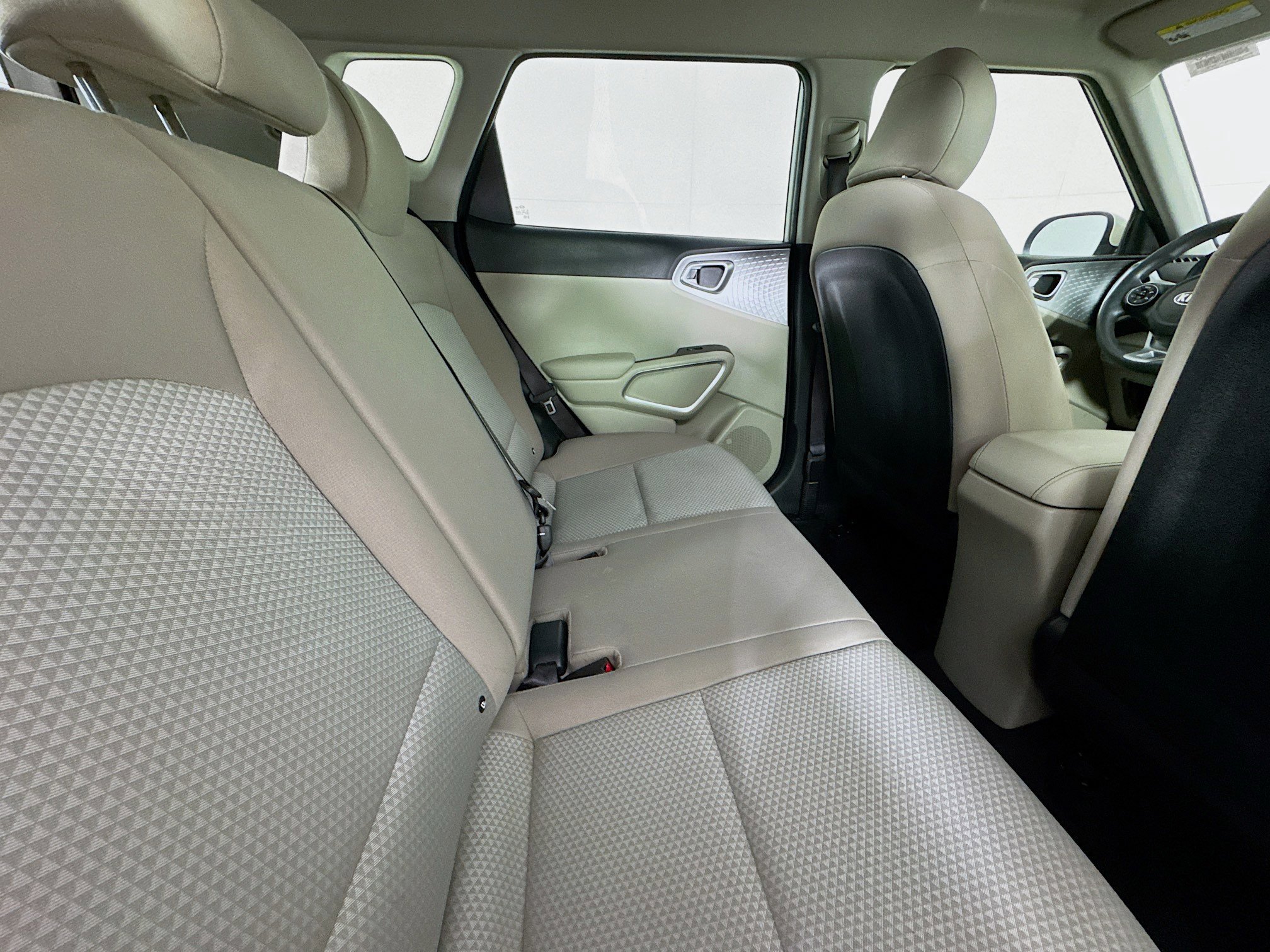 Used 2020 Kia Soul LX image 25