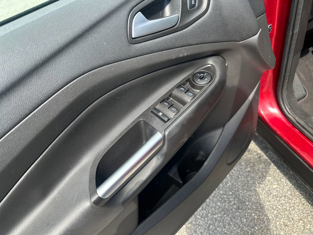 Used 2017 Ford Escape SE AWD/4WD image 11