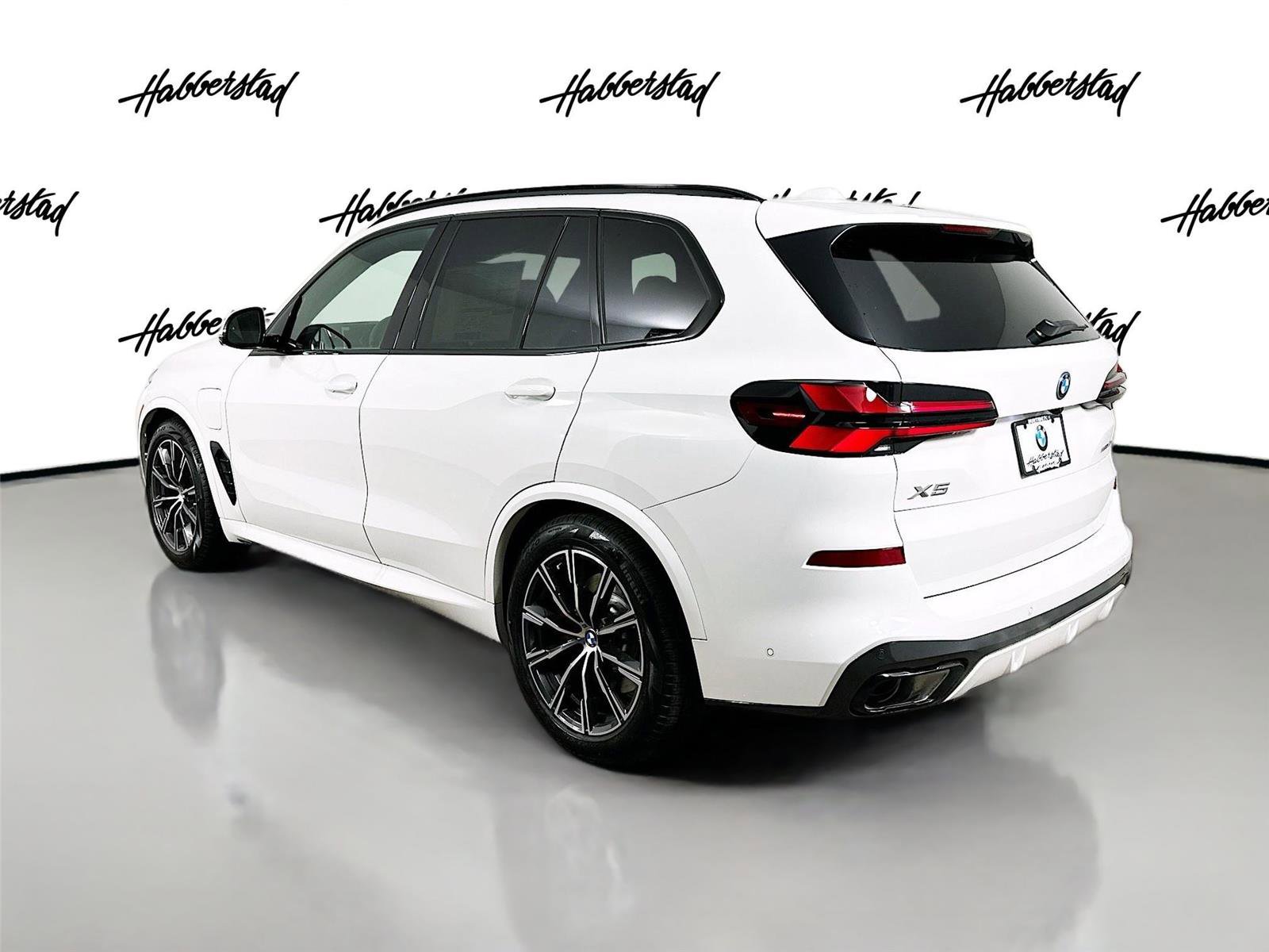 New 2026 BMW X5 xDrive50e w/ Executive Package image 7