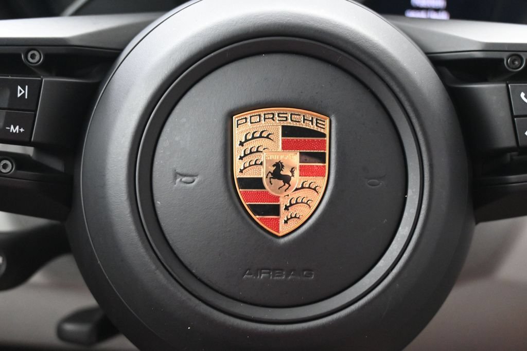 Certified 2024 Porsche Macan AWD/4WD image 22