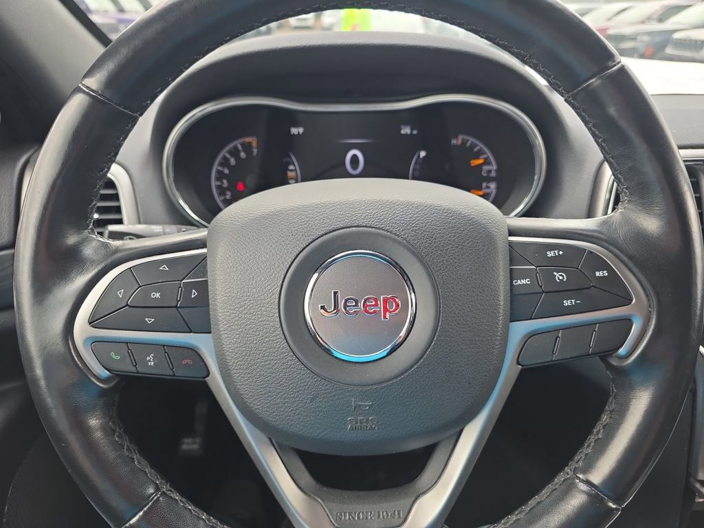 Used 2020 Jeep Grand Cherokee Laredo AWD/4WD image 15