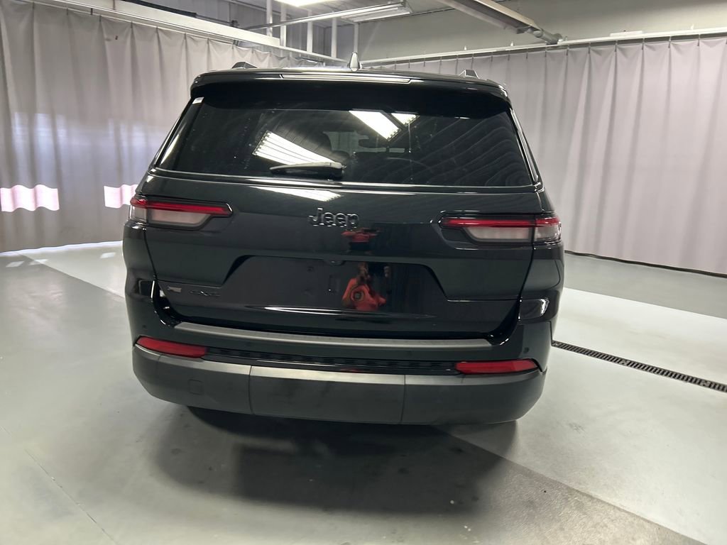 Used 2022 Jeep Grand Cherokee L Laredo image 6