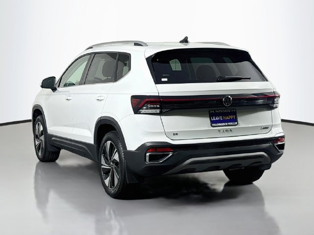 Used 2025 Volkswagen Taos SE AWD/4WD image 5