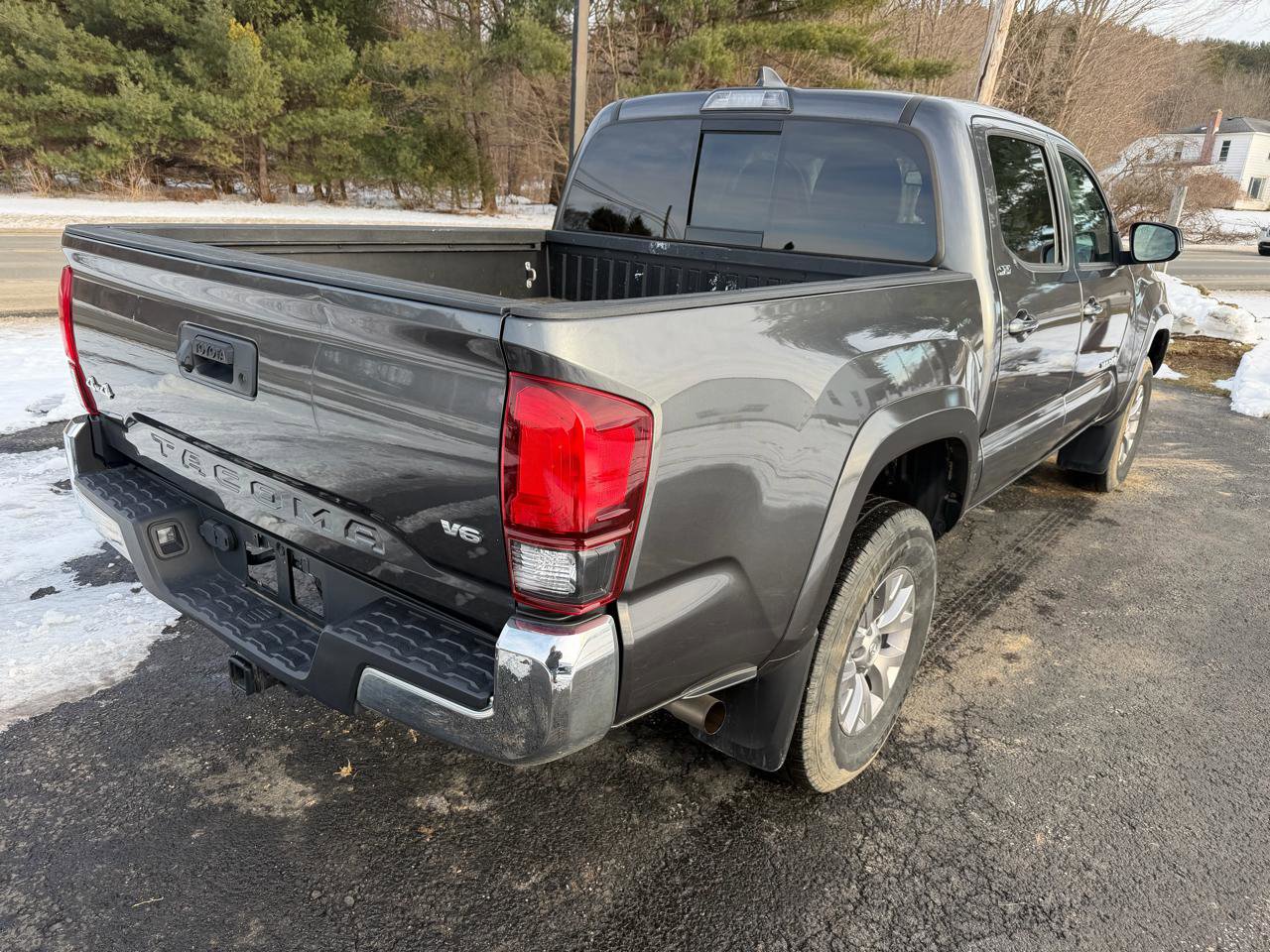 Used 2018 Toyota Tacoma SR5 image 5