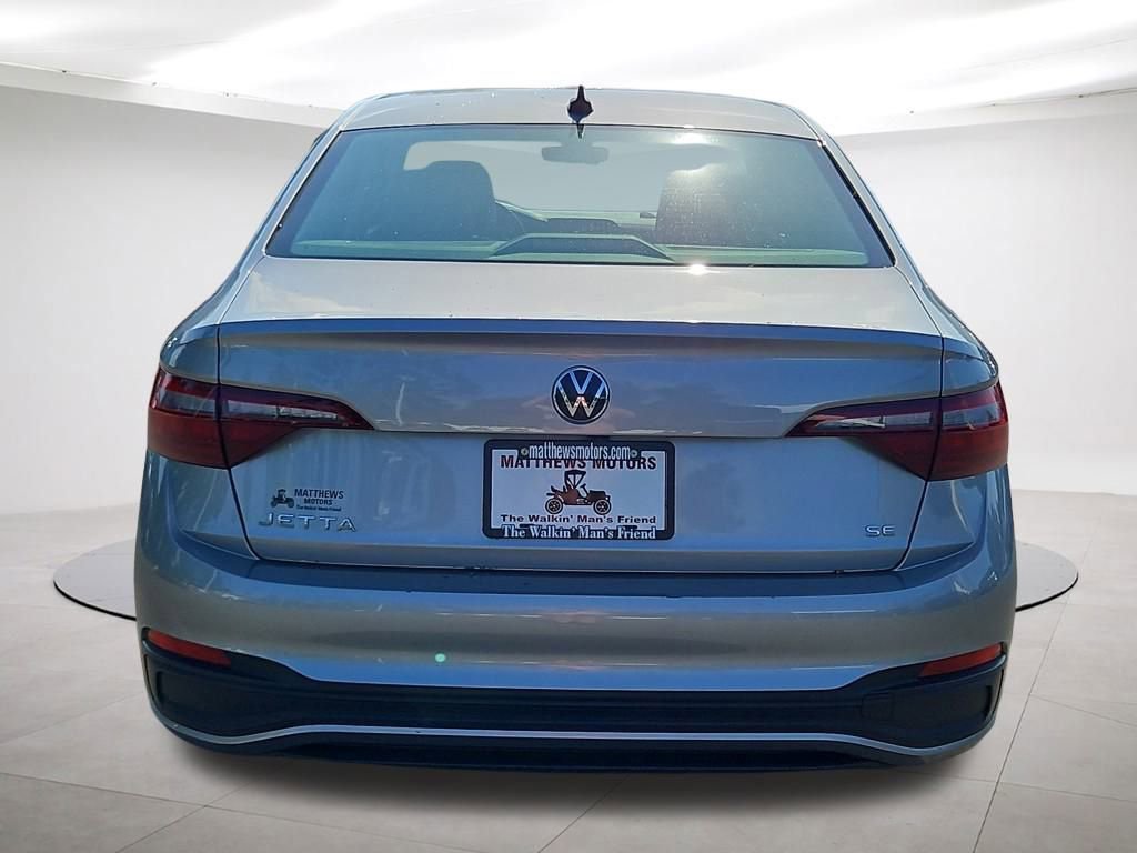 Used 2024 Volkswagen Jetta SE image 6