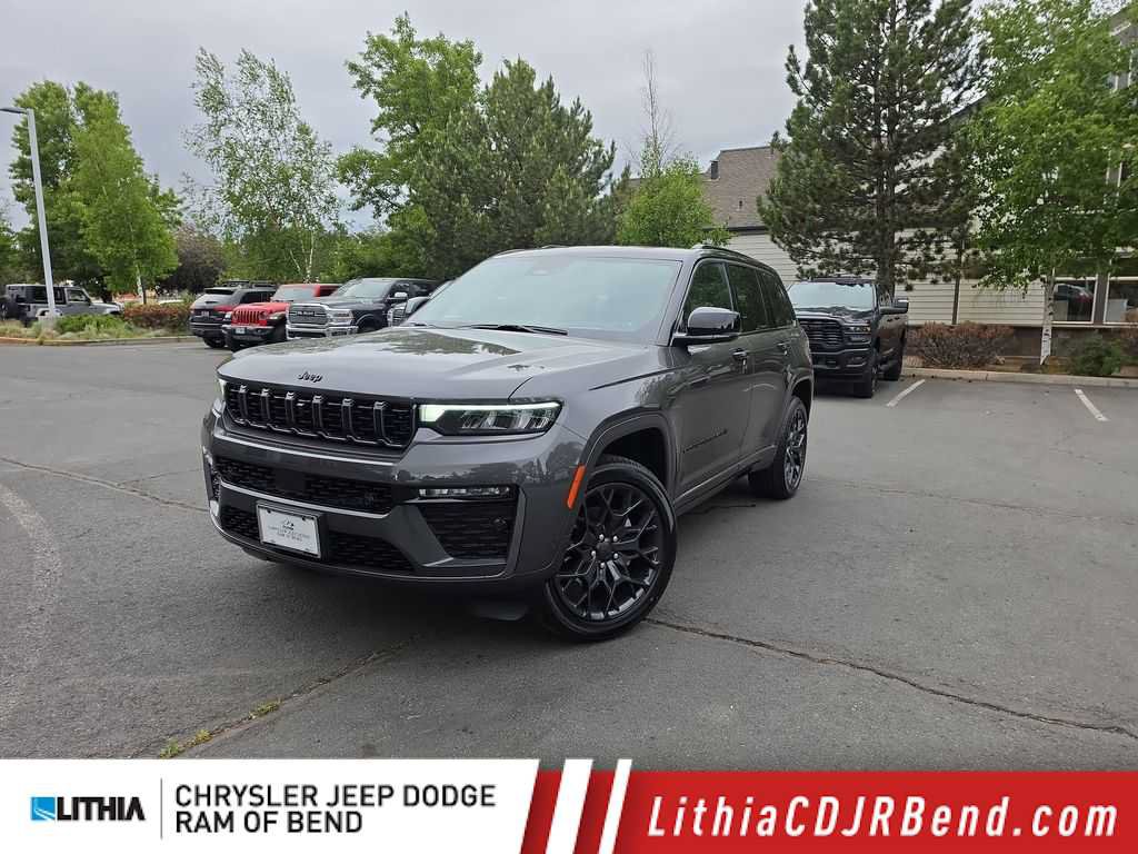 New 2026 Jeep Grand Cherokee Summit AWD/4WD image 1