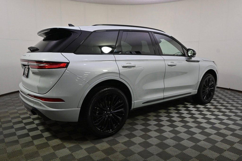 New 2026 Lincoln Corsair Premiere image 7