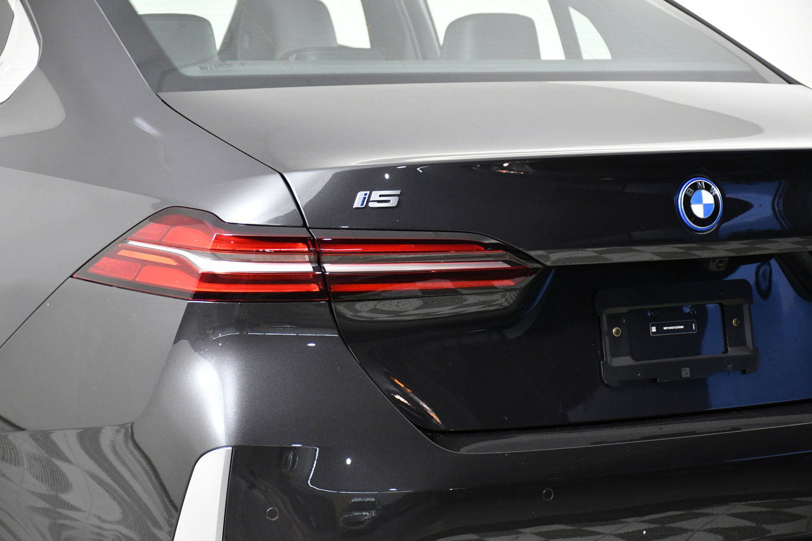 Used 2025 BMW i5 xDrive40 w/ Premium Package image 33