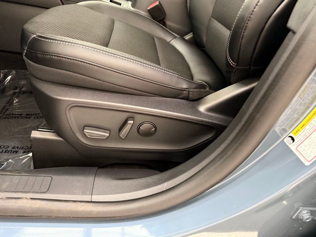 New 2025 Ford Escape SE image 13