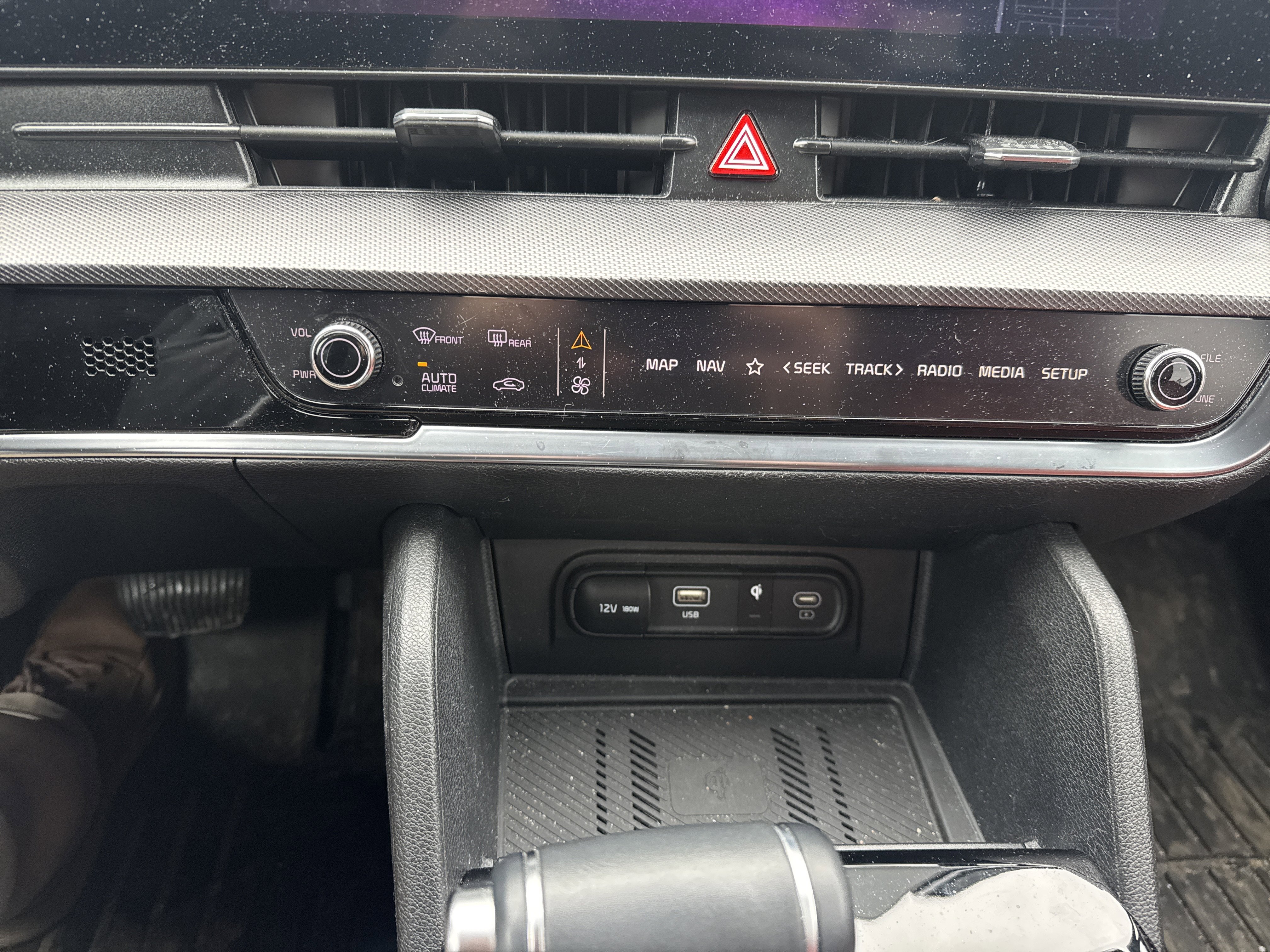 Used 2025 Kia Sportage SX image 25