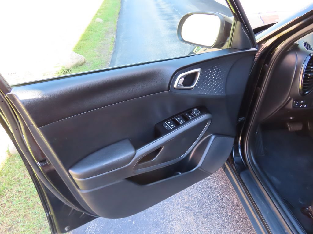 Used 2022 Kia Soul EX FWD image 21
