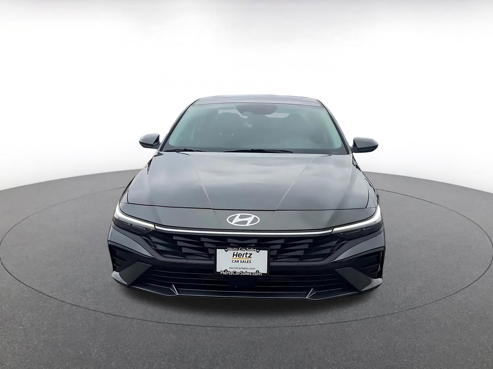 Used 2025 Hyundai Elantra SEL image 4