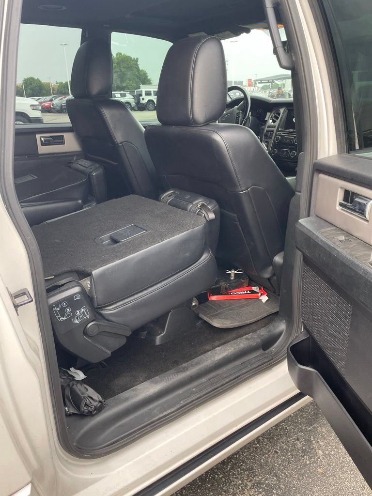 Used 2017 Ford Expedition EL Limited w/ Equipment Group 301A AWD/4WD image 8