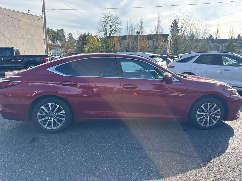 Used 2024 Lexus ES 350 w/ Accessory Package (Z1) image 8